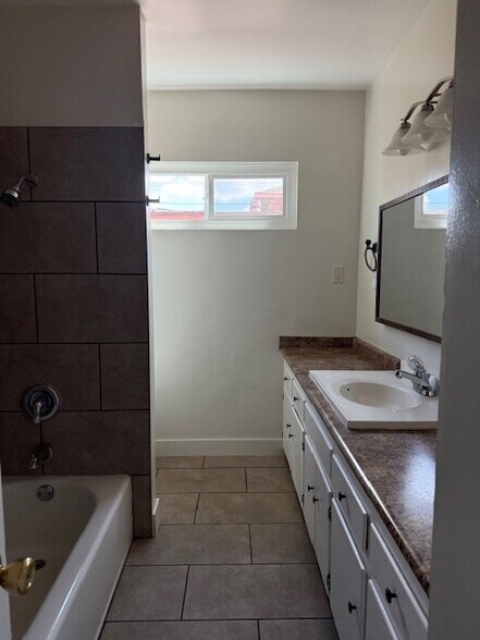 Building Photo - 4453 W 131st St