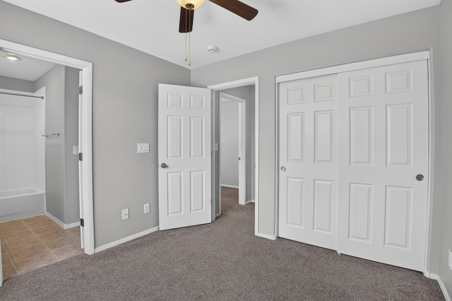 Building Photo - 10648 Bandera Mountain Ln