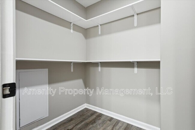 Building Photo - 953 Gas Light Ln