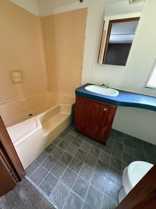 Building Photo - 1066 Worthville Rd