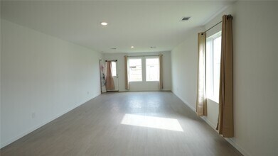 Building Photo - 28507 Texas Sparrow Ln