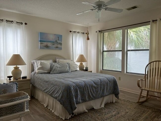 Building Photo - Treetop Villa 7104