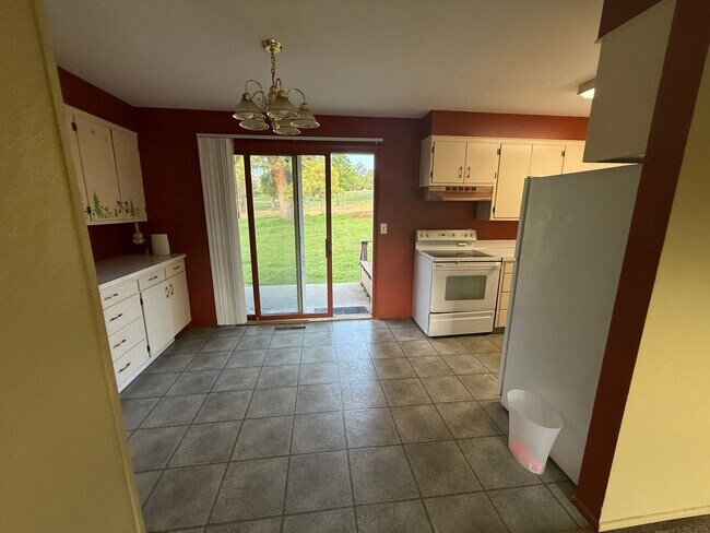 Building Photo - 800 Whitaker Dr
