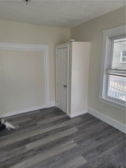 Building Photo - 69 Fales St