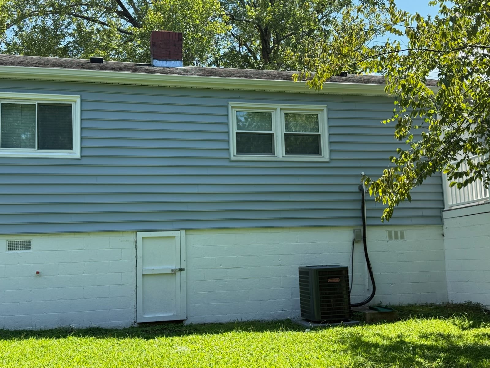 Building Photo - 807 McKenzie St
