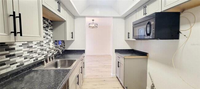 Building Photo - 3775 40th Ln S
