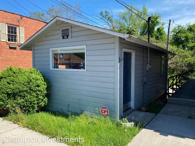 Primary Photo - Studio, 0.5 bath House - 110 East Court St.