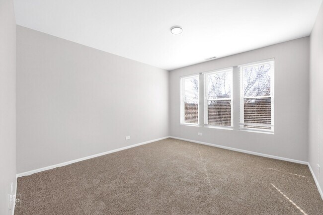 Building Photo - 4853 S Prairie