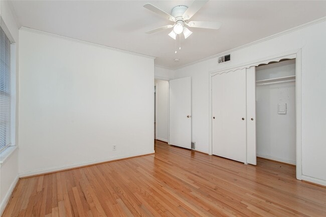 Building Photo - 6523 E Mockingbird Ln