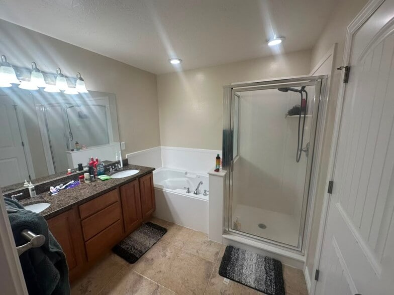 Building Photo - 5286 N Fox Hunters Loop