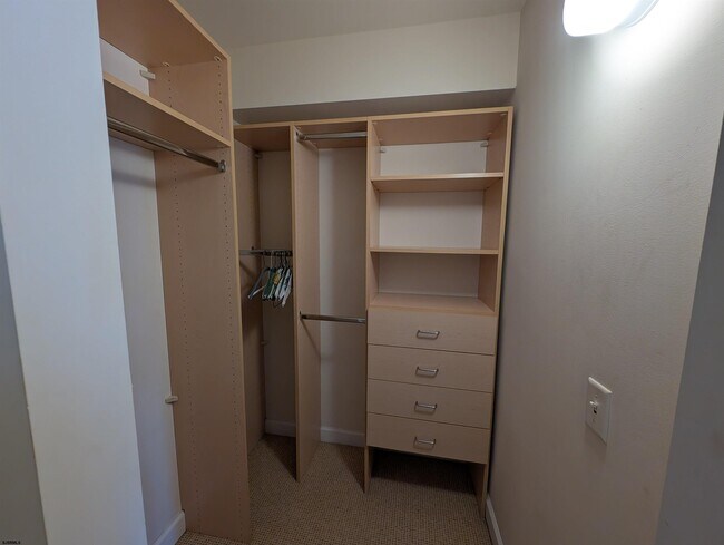 Building Photo - 526 Pacific Ave