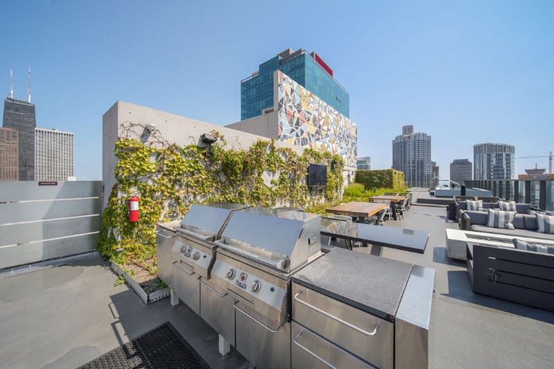 Building Photo - 170 E Illinois St