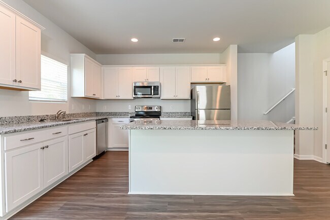 Building Photo - 251 Clydesdale Cir