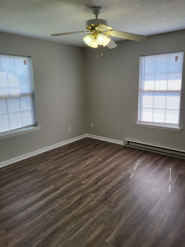 Building Photo - 176 Spring Cir Dr