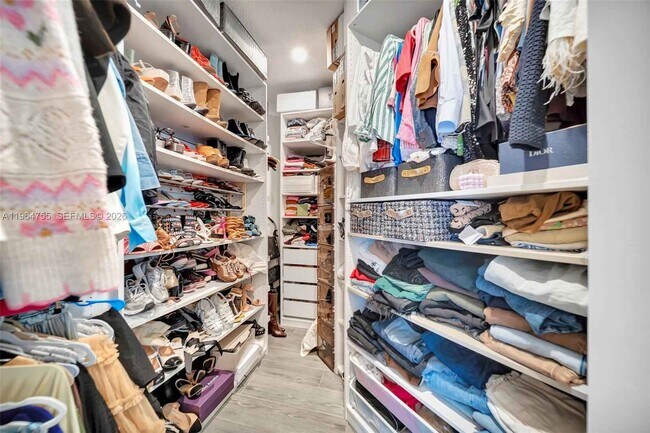 Building Photo - 10880 NW 58th Terrace