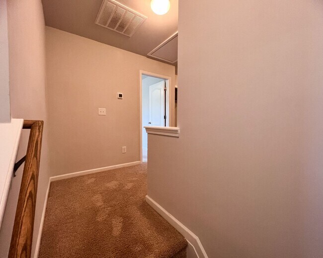 Building Photo - Gorgeous 3 bedroom, 2 1/2 bathroom two-story home in Winston Salem