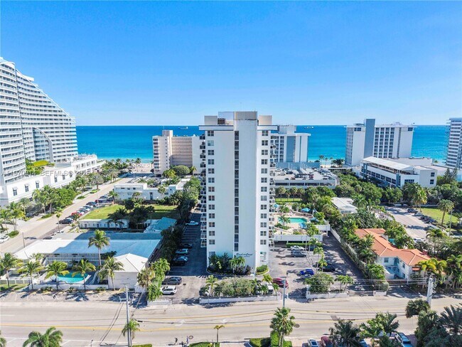 Building Photo - 336 N Birch Rd