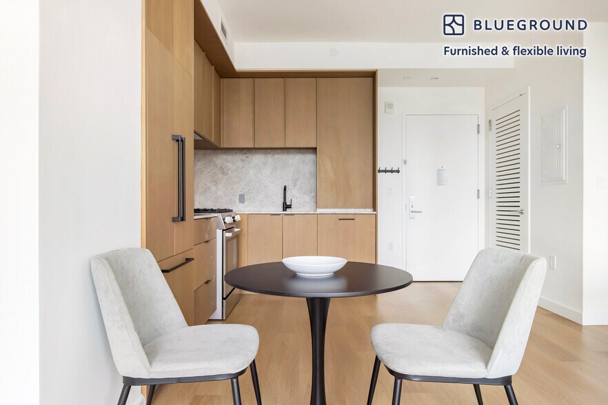 Building Photo - 655 Union St