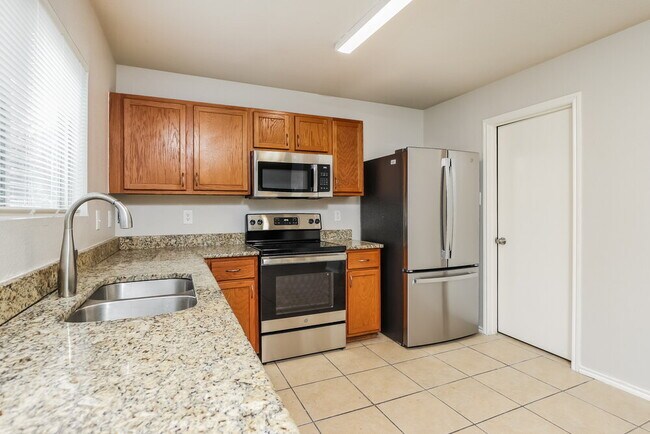 Building Photo - 113 Sunrise Falls