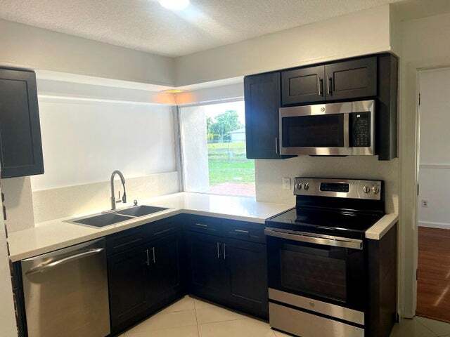 Primary Photo - 22141 Aquila St