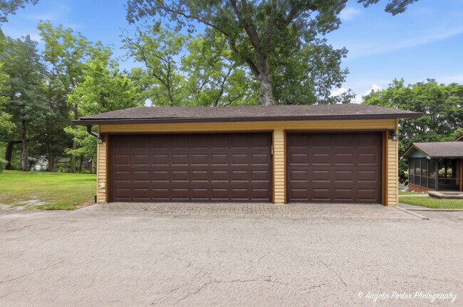 Building Photo - 38624 N Miller Rd