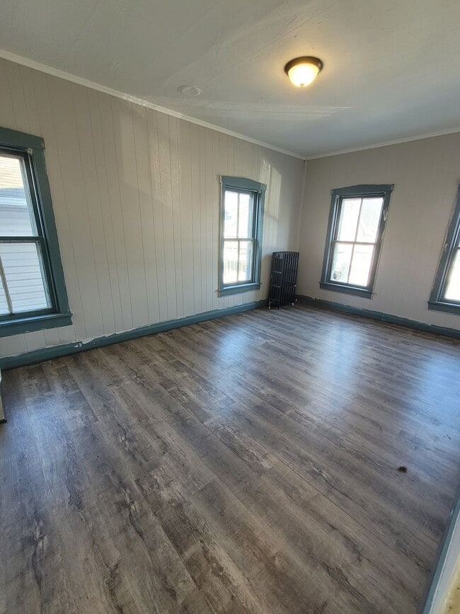 Building Photo - 55 N Church St