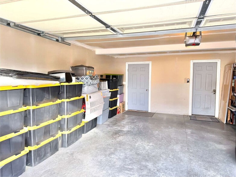 Building Photo - 625 E 200 S