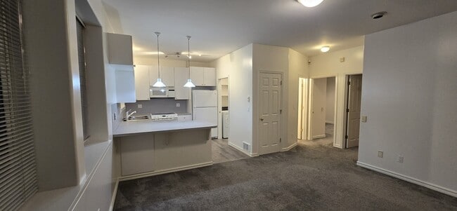 Building Photo - 5106 Green Lake Way N