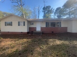 Building Photo - 905 Raymond Rd