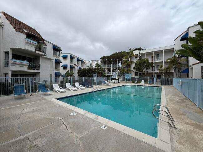 Building Photo - Light-Filled 1 Bed / 1 Bath Condo in UTC, San Diego – Skylights & Balcony