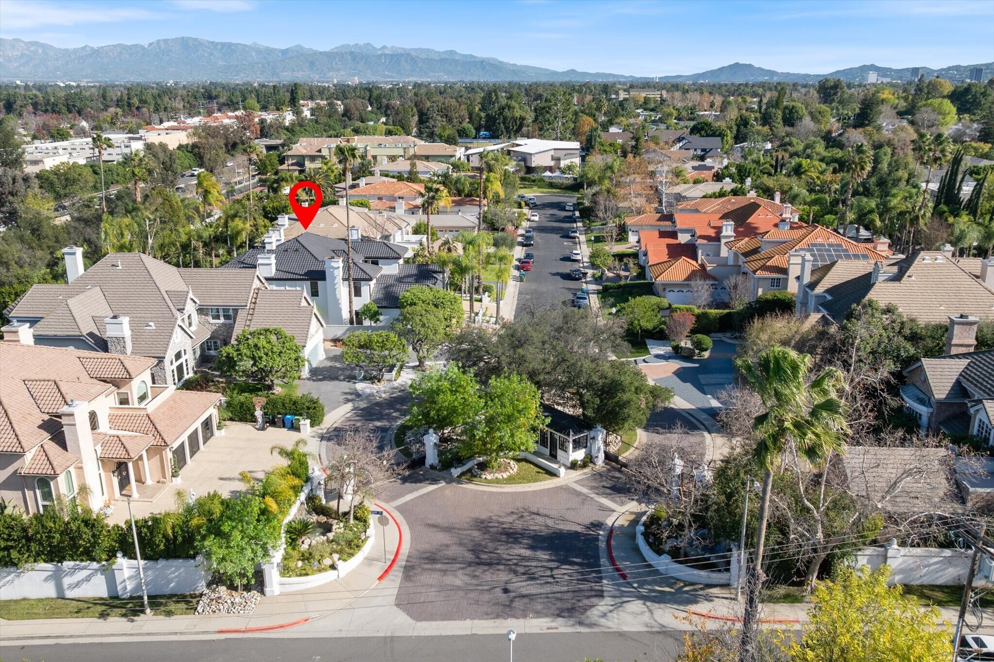 Building Photo - 17437 Oak Creek Ct