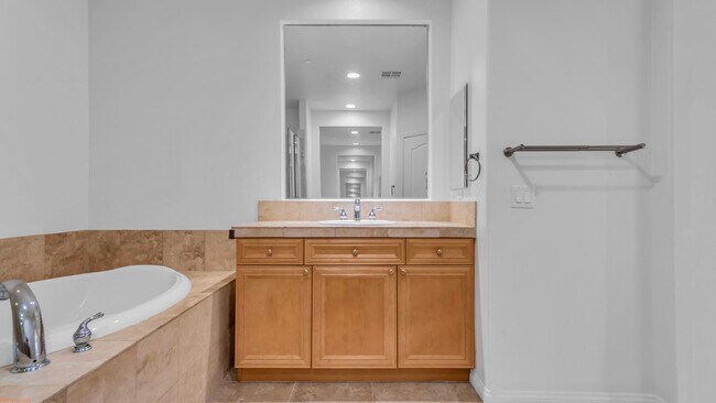 Building Photo - 1023 Via Fortuna