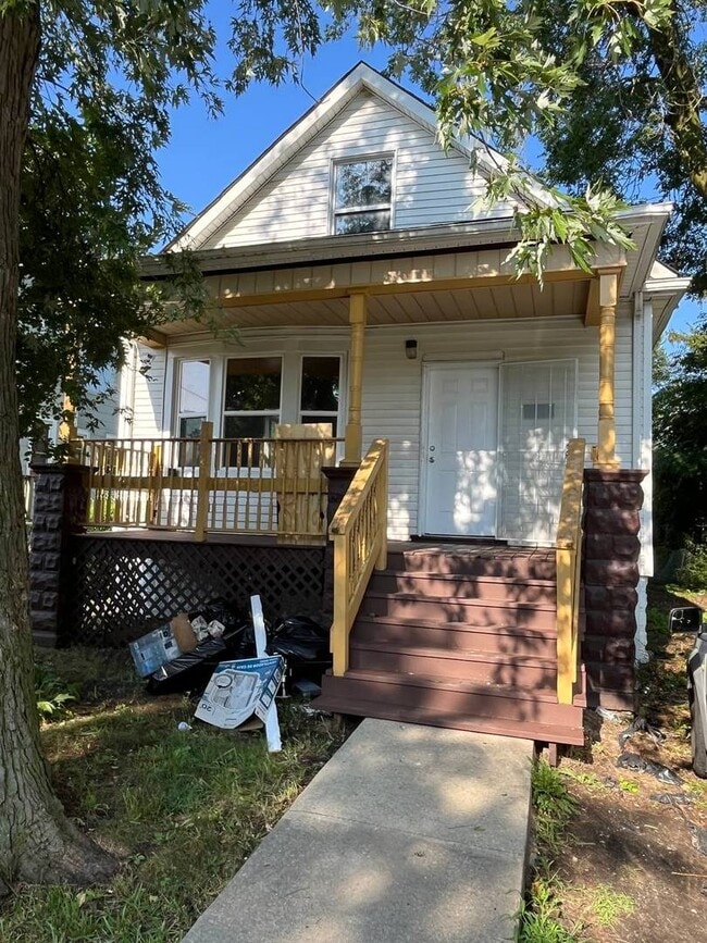 Primary Photo - 11810 S Eggleston Ave