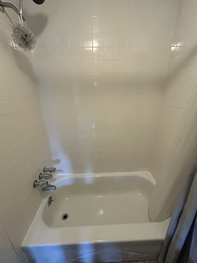 Building Photo - 117 Nicoll St