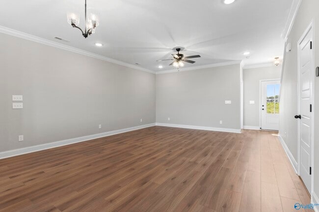 Building Photo - 245 Susan Lynn Dr