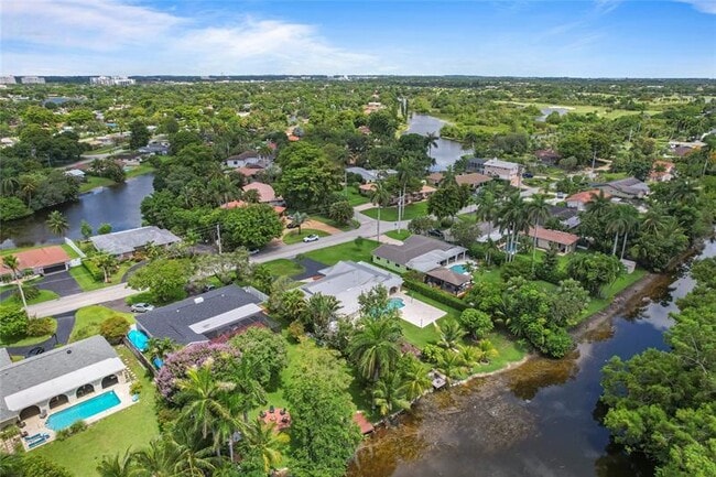 Building Photo - 1120 E Tropical Way