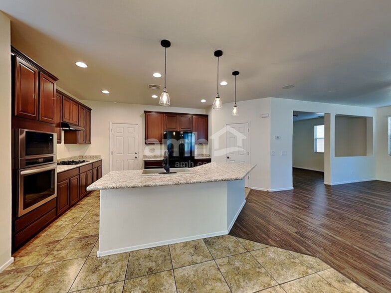Building Photo - 12119 W Range Mule Dr