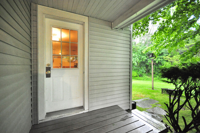 Building Photo - 22 Highland Ave
