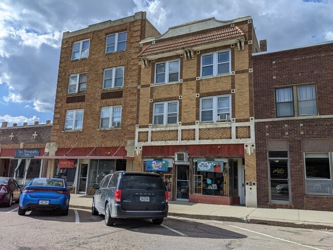 Building Photo - 235 Main St