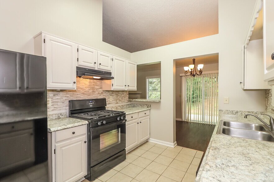 Building Photo - 5009 River Rock Way