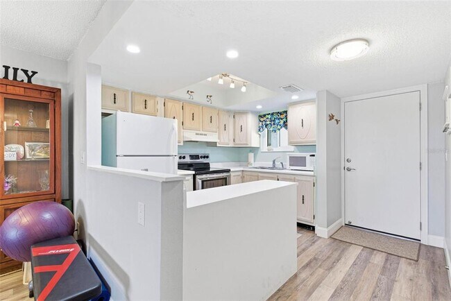 Building Photo - 801 83rd Ave N