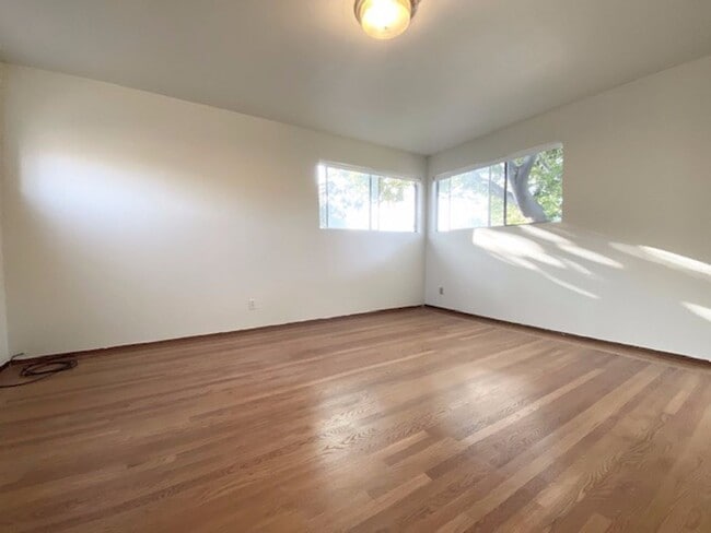 Building Photo - 1810 Pacific Ave