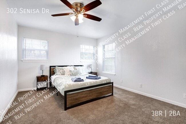 Building Photo - 302 Senisa Dr