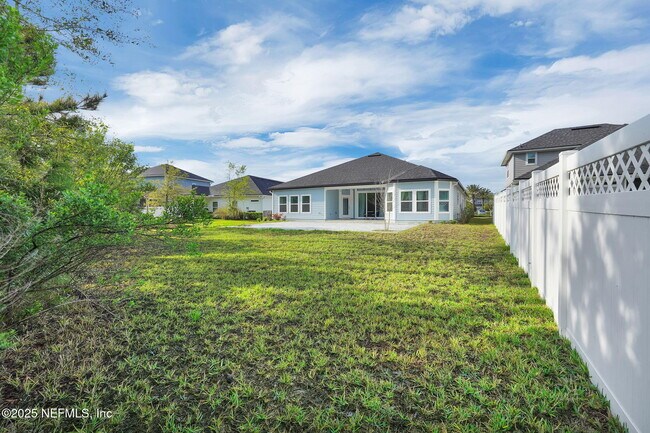 Building Photo - 147 Holly Forest Dr