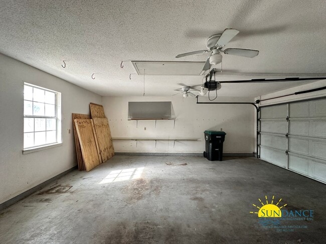 Building Photo - Beautiful 3 Bedroom Home in Mary Esther!