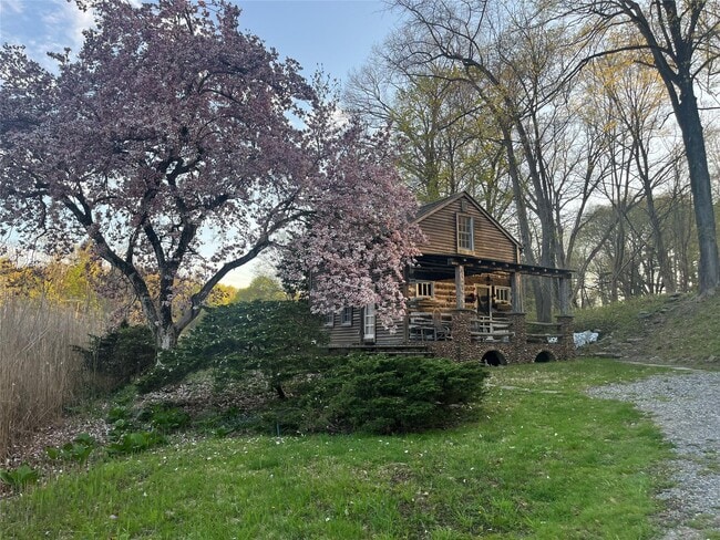 Primary Photo - 227 Cedar Ln