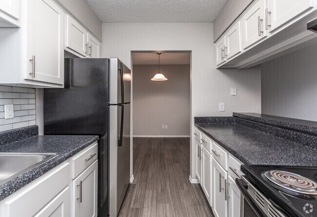 1BR, 1BA - 680SF Kitchen - The Haven