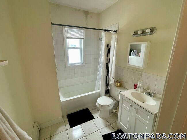Building Photo - 40 Litchfield St