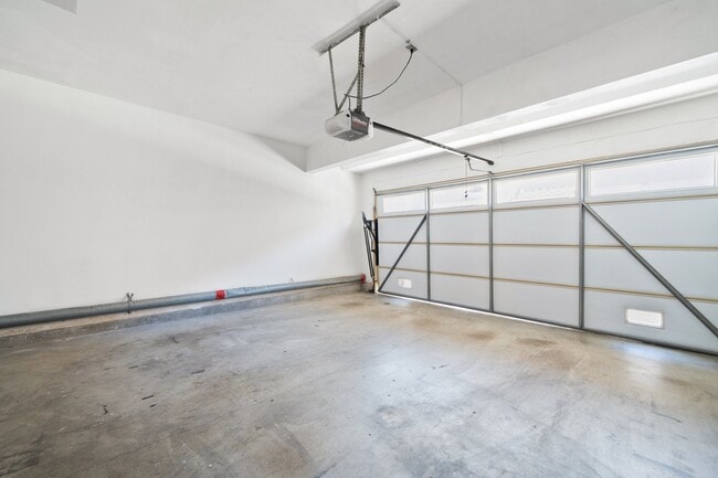 Building Photo - 7 Windchime