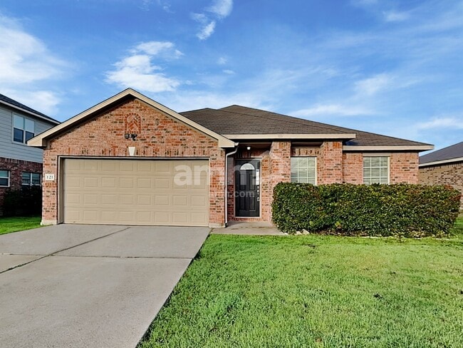 Building Photo - 121 Campos Dr